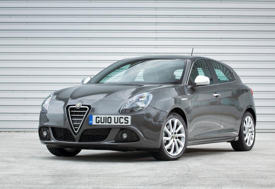  Alfa Romeo Giulietta 2010 года  (UK) (фото 36 из 67)